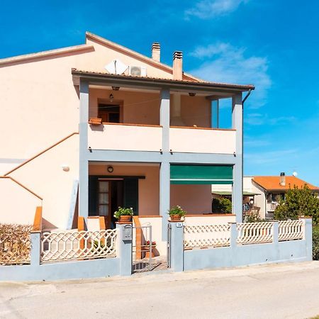 Appartamento Passeggiata Al Mare مارينا دي كامبو المظهر الخارجي الصورة