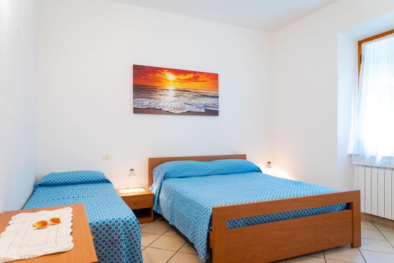 Appartamento Passeggiata Al Mare مارينا دي كامبو المظهر الخارجي الصورة